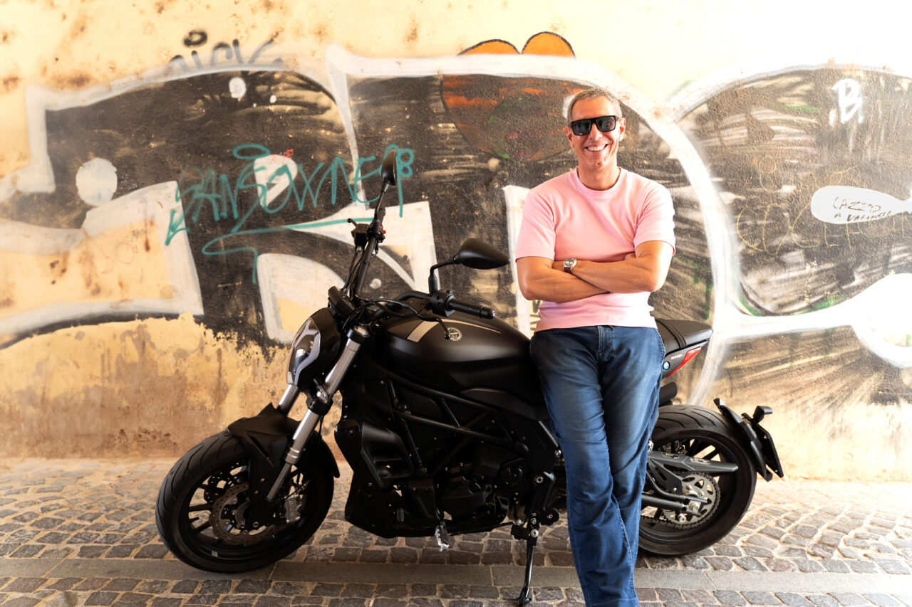 Lorenzo Saliu con la Benelli 502C